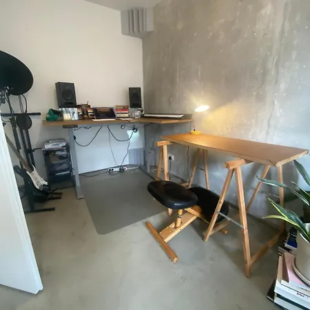 Modern Sunny Flat In Neukolln ベルリン