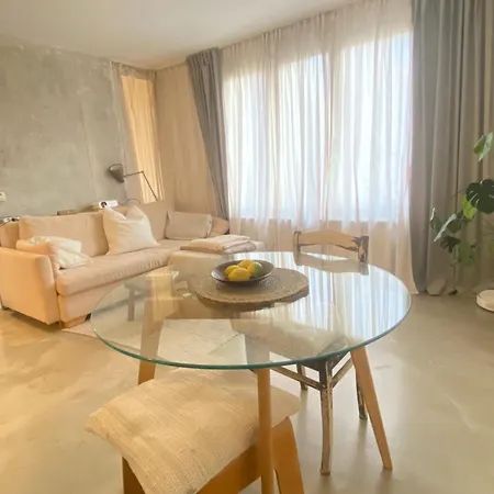 Modern Sunny Flat In Neukolln ゲストハウス