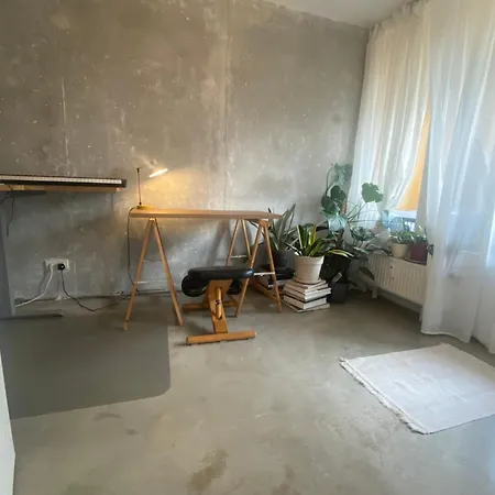 Modern Sunny Flat In Neukolln ゲストハウス *