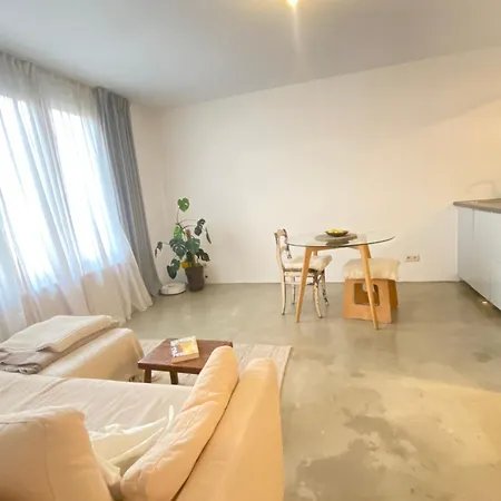 Modern Sunny Flat In Neukolln * ベルリン