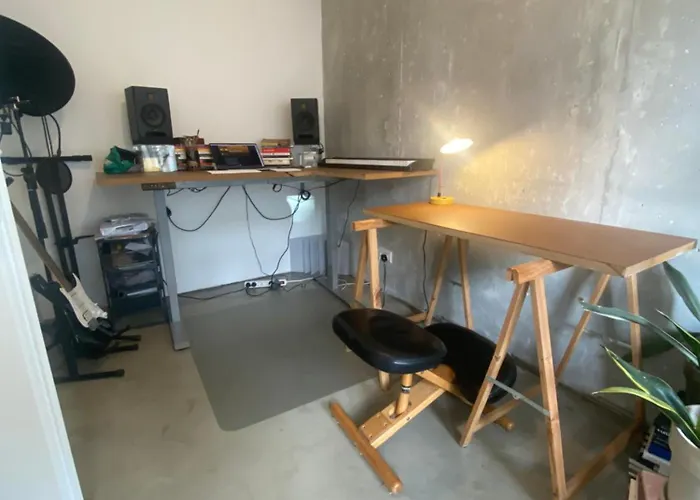 Modern Sunny Flat In Neukolln ベルリン