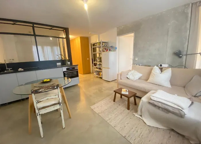 Modern Sunny Flat In Neukolln Berlín